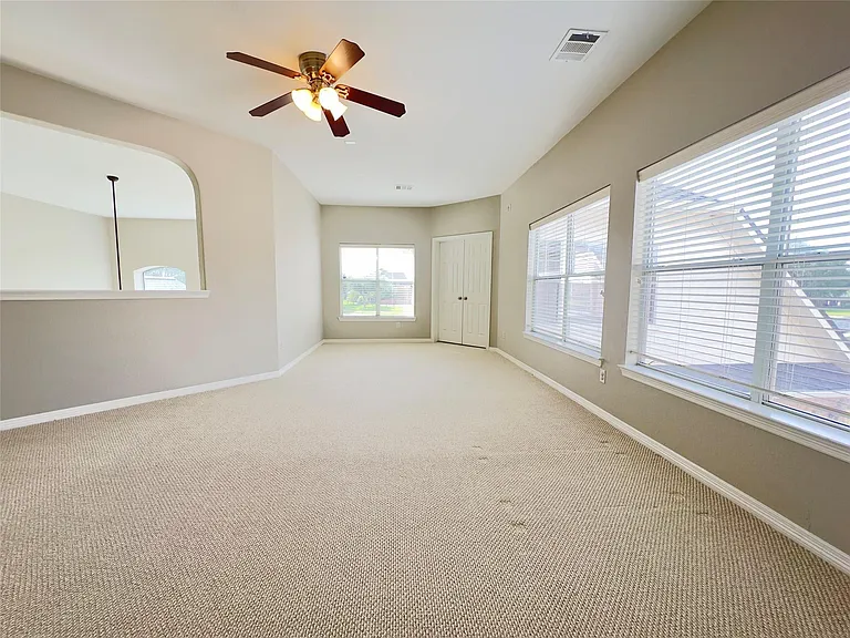 3819 Rivermoss Ln — Photo 10