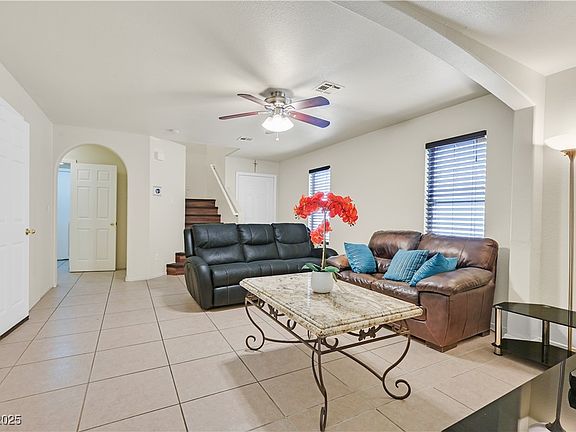 4th image of 9563 Grapeland Ave