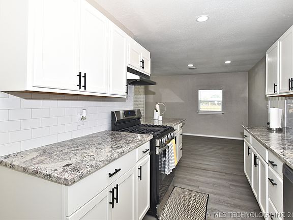4th image of 523 W Urbana St