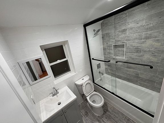 4th image of 22-87 Nameoke Ave #2