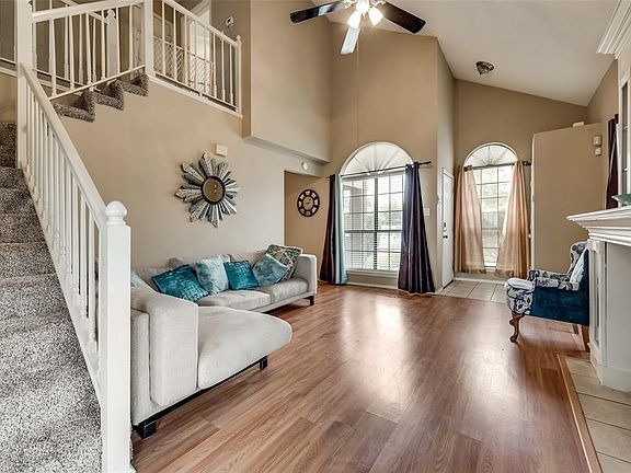 4th image of 11709 Hickory Gardens Dr