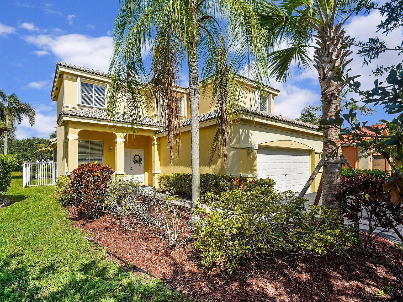 4 bed, 2.5 bath, 2256 sqft, $5,100 — Photo 1