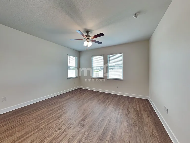 4431 Reisswood Loop — Photo 6