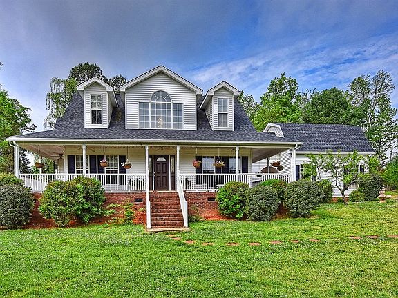 5th image of 2918 Summer Ln