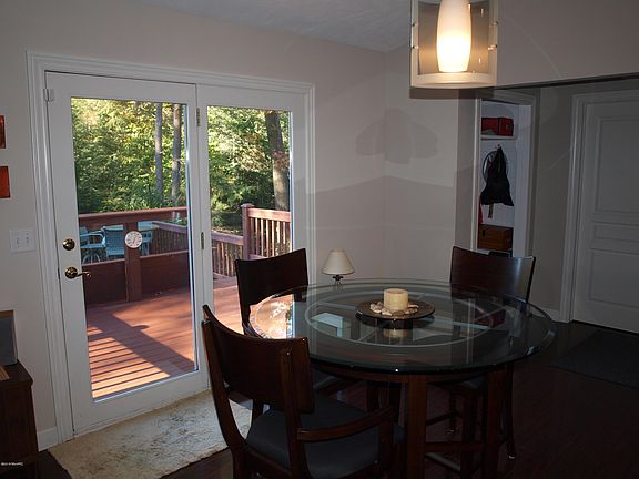 3rd image of 6729 Beech Creek Dr