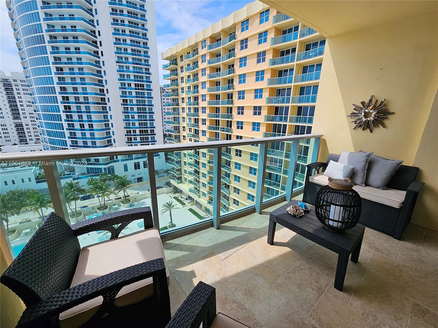 Wave Condo — Photo 3
