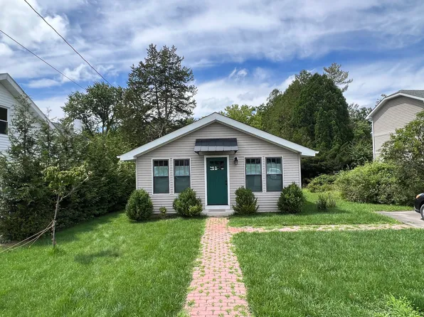 53 Rock City Rd, Woodstock, NY 12498