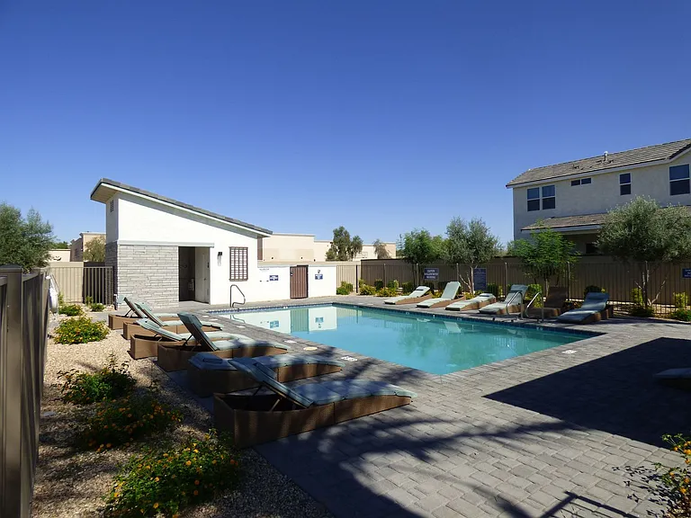 15733 W Polk St — Photo 34
