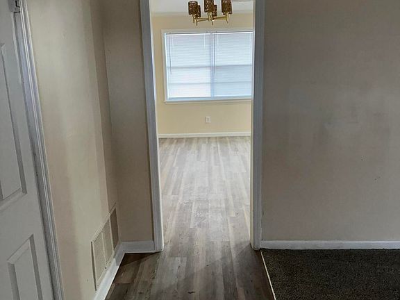 2nd image of 1731 Park Circle Dr