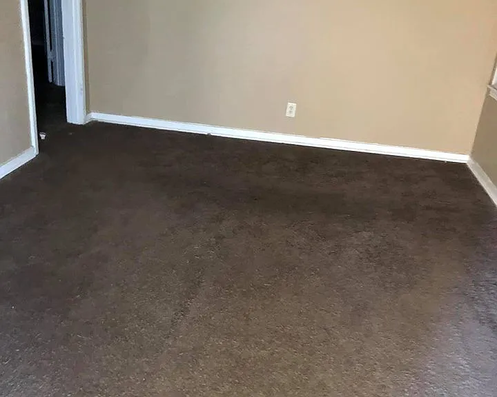 1927 Glory Cir — Photo 2