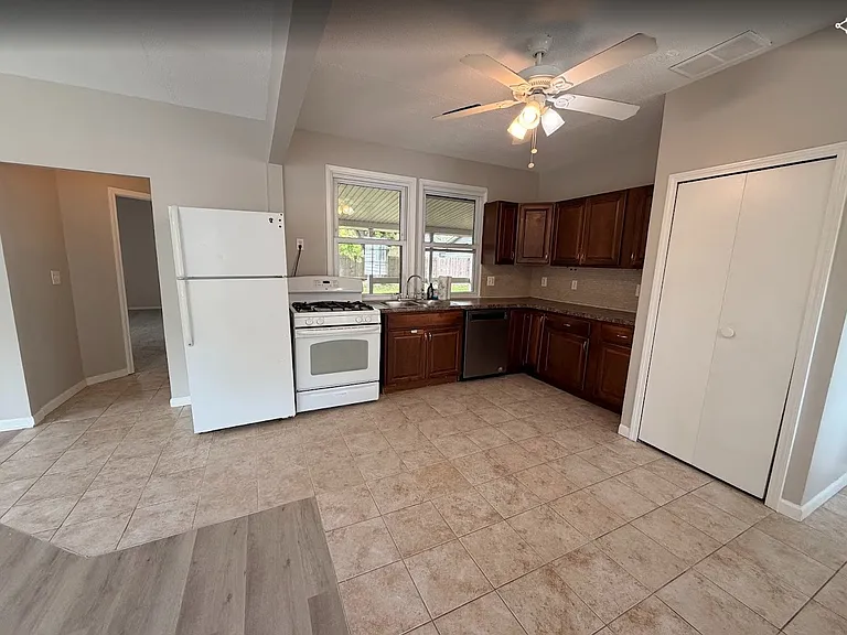 22119 Cora Ave — Photo 13