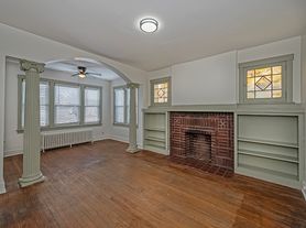 101 Shady Dr W, Pittsburgh, PA