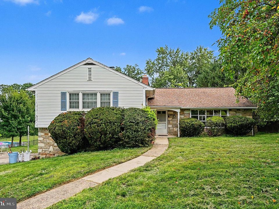 1st image of 8403 Newbold Ln
