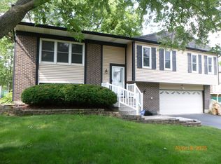 408 Falcon Ridge Way, Bolingbrook, IL 60440