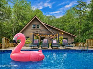 3311 Red Run Rd, Pocono Summit, PA 18346