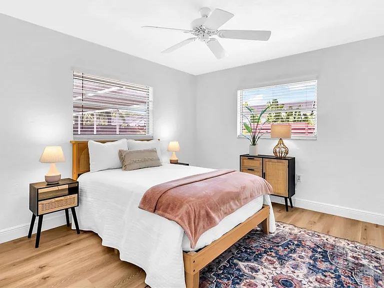 2921 Captiva Dr — Photo 28
