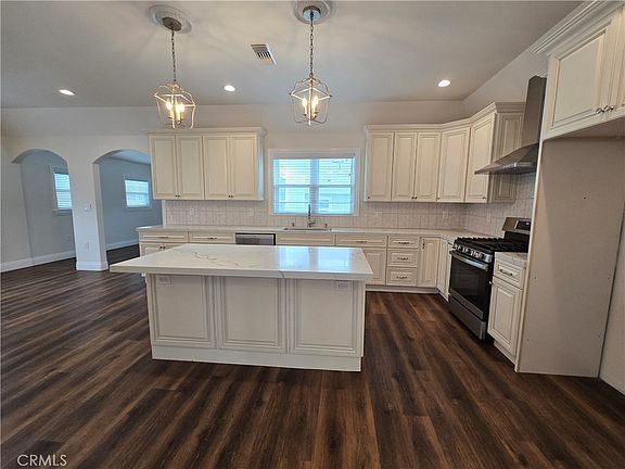 3rd image of 119 Norumbega Dr