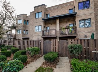 929 Front St, Lisle, IL 60532