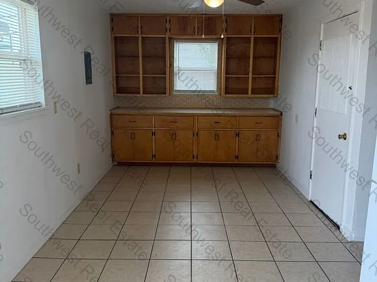 3025 Sheridan St — Photo 5
