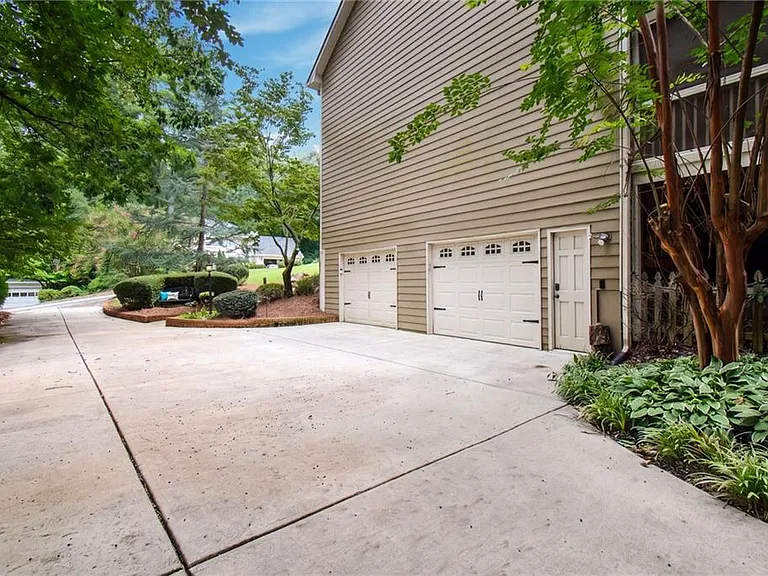 320 Derby Ridge Trce — Photo 63