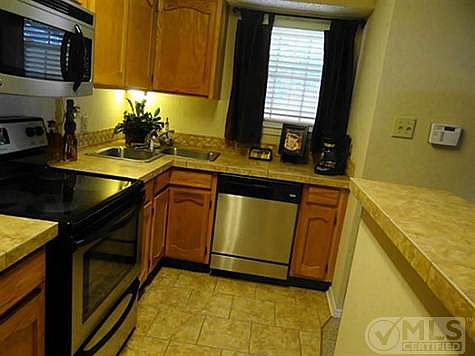 5th image of 1460 Meadowood Village Dr