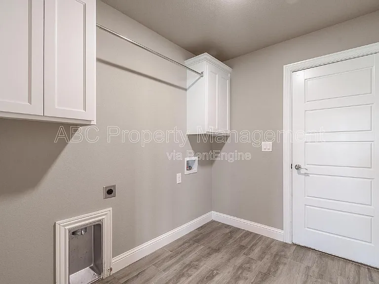 328 N Otoe St — Photo 13