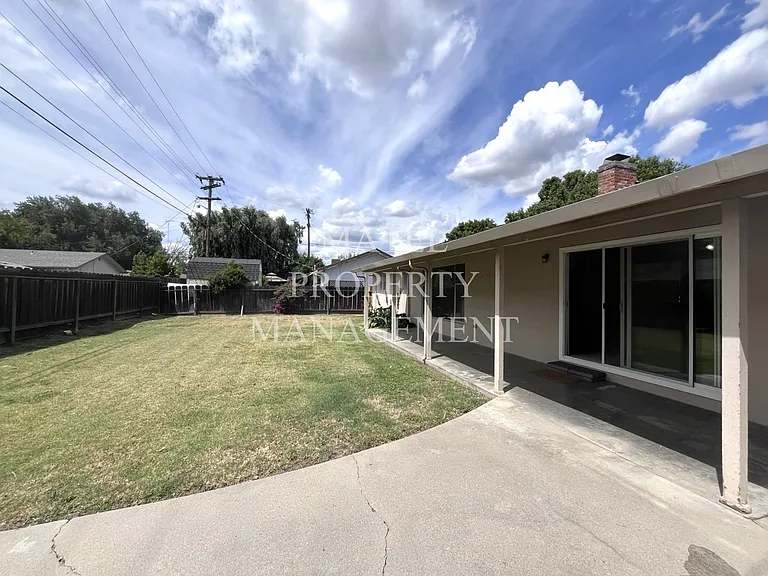1701 Linwood Dr — Photo 14