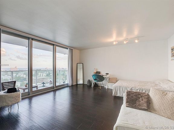 3rd image of 1000 West Ave APT 420