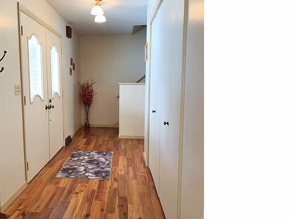 3rd image of 1053 Hickory Knls