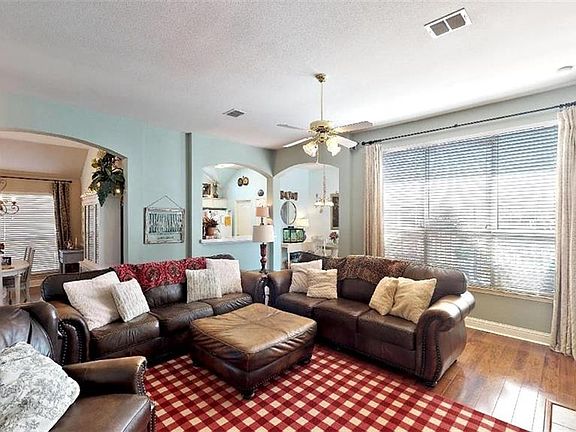 3rd image of 4715 Sunflower Dr