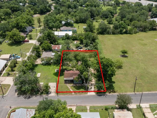 503 W Alamo St, Elgin, TX 78621