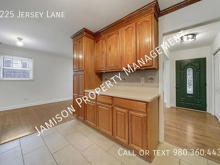 1225 Jersey Ln — Photo 8