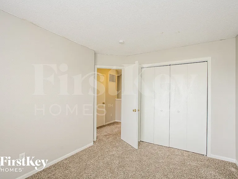 6230 Long River Ln — Photo 10
