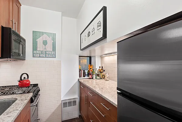 Rented by Brown Harris Stevens | media 9