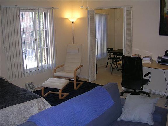 5th image of 213 S Jackson St