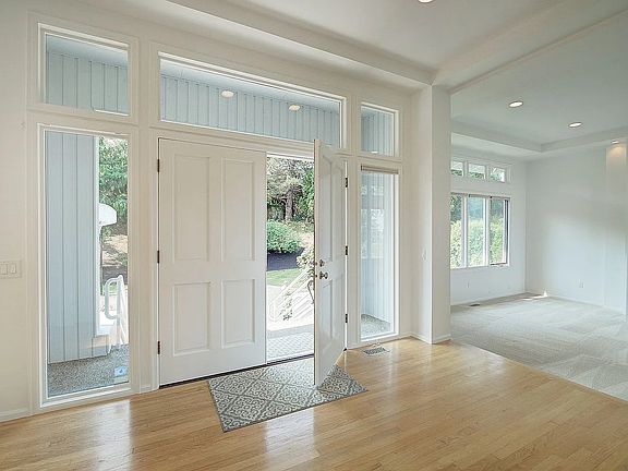 3rd image of 9025 NE 26th St