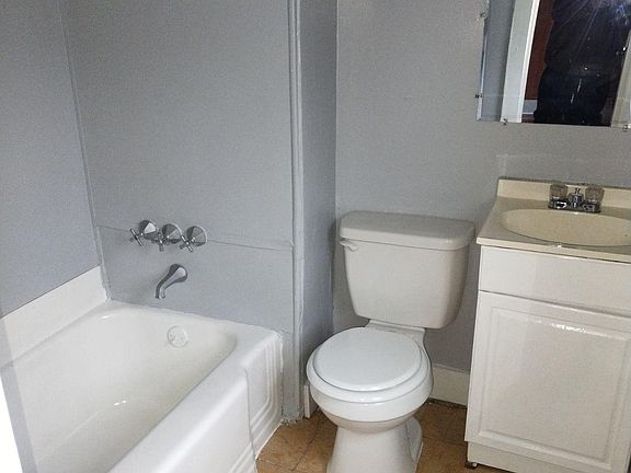 4th image of 2113 Pearl St