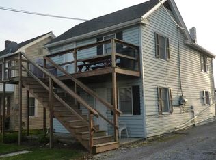 176 Maple St #2, Gordonville, PA 17529