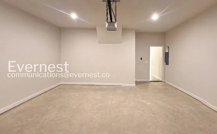 136 Culver St — Photo 25