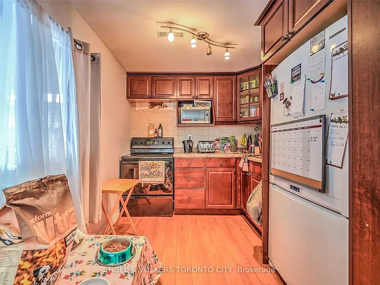 2022 Wilson St — Photo 10