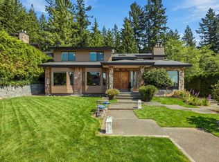 2008 Blairview Ave, North Vancouver, BC V7H 2N4