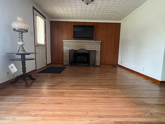 3rd image of 205 S Rock St