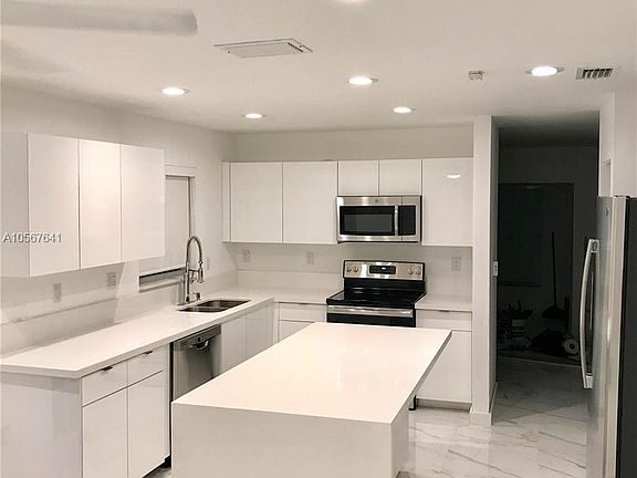 5th image of 9748 NW 57th Ter