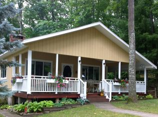 215 Grandview Ave, Roscommon, MI 48653