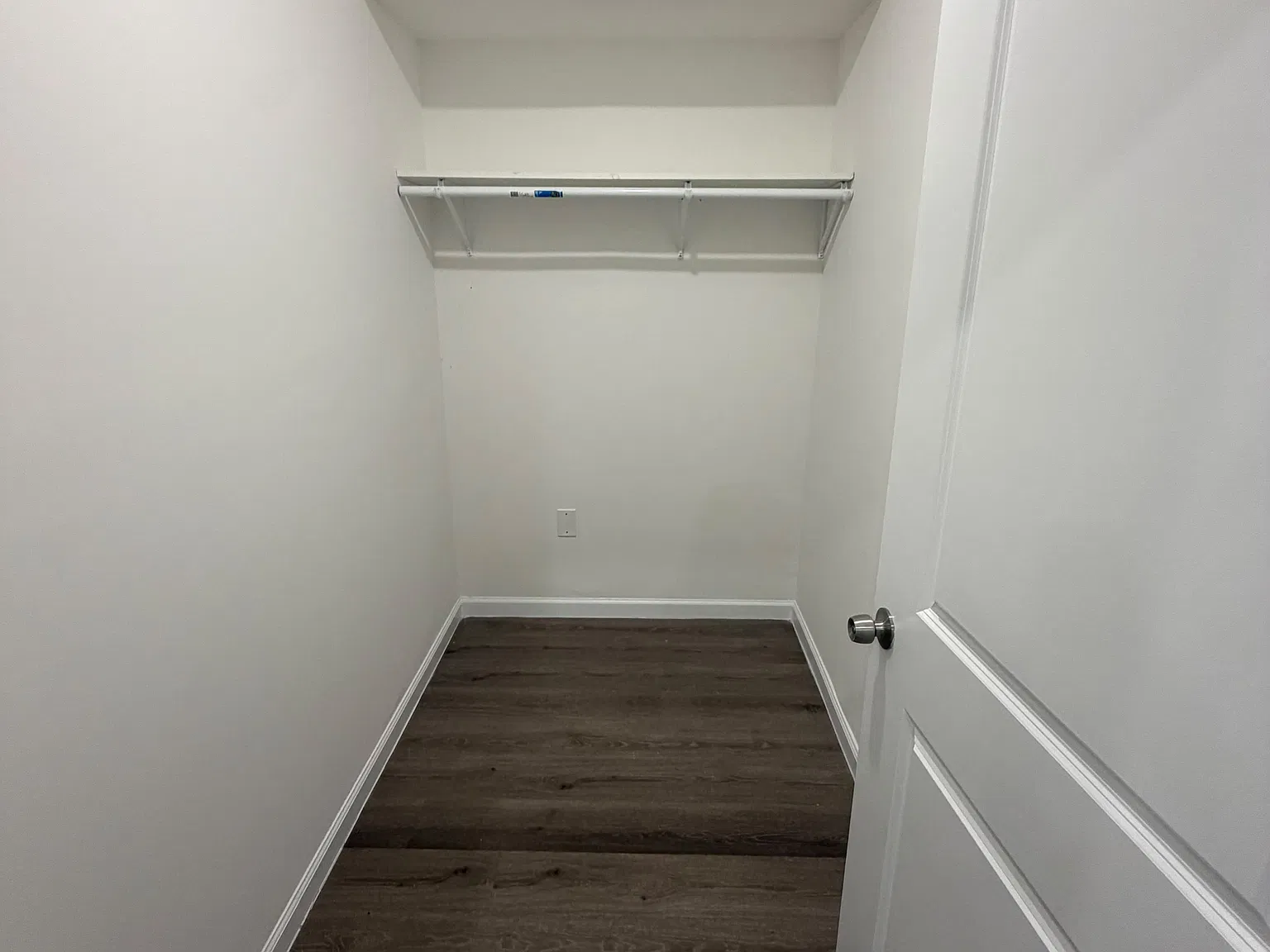 1 bed, $1,636 — Photo 4