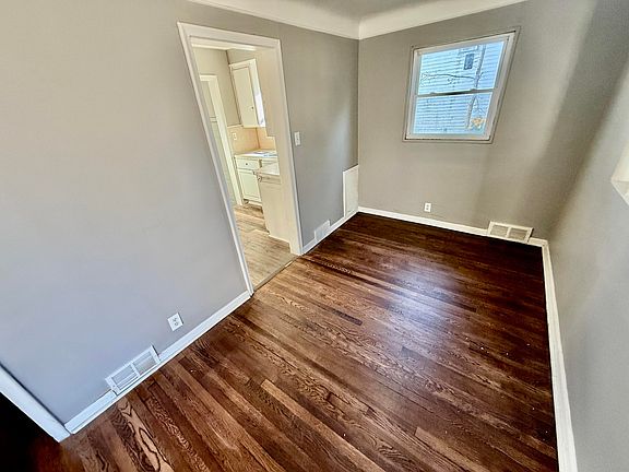 4th image of 22084 Shakespeare Ave