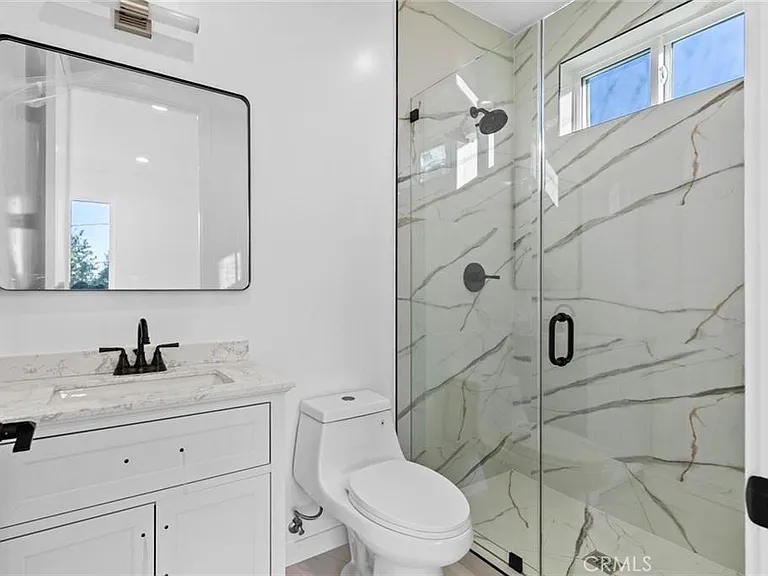 6846 Cedros Ave — Photo 23