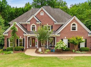 5049 Woodfall Dr SW, Lilburn, GA 30047