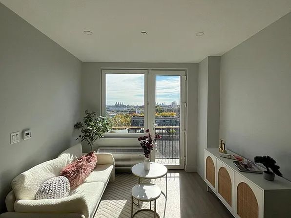 499 Concord Ave #7A