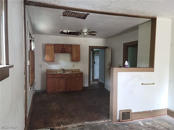 2nd image of 9805 Heath Ave